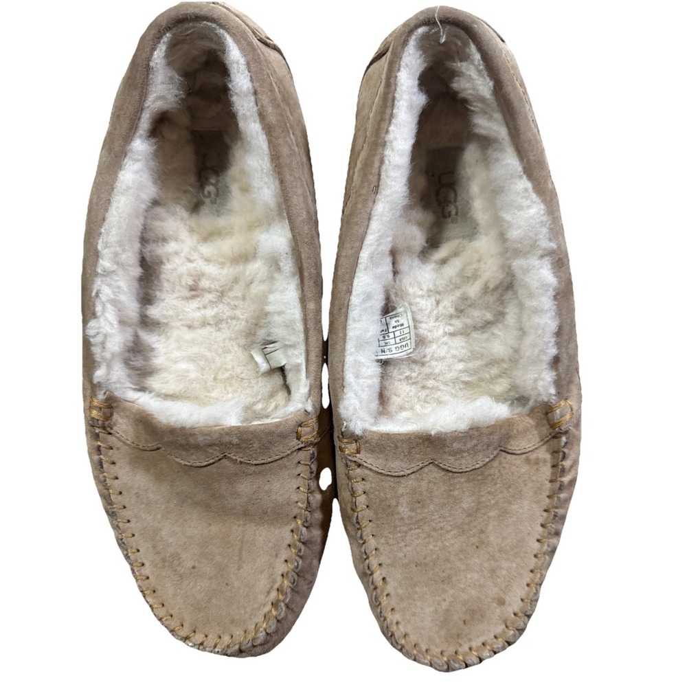 UGG Australia Women's Scalloped‎ Suede Moccasin Size 11 Style 1016476